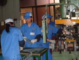 中国広東省　金属プレス工場